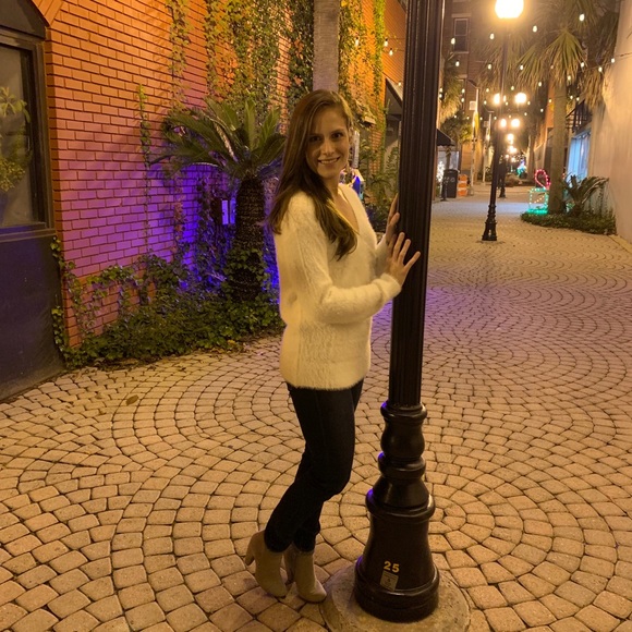 Meet your Posher, Carleigh - Picture 4 of 7